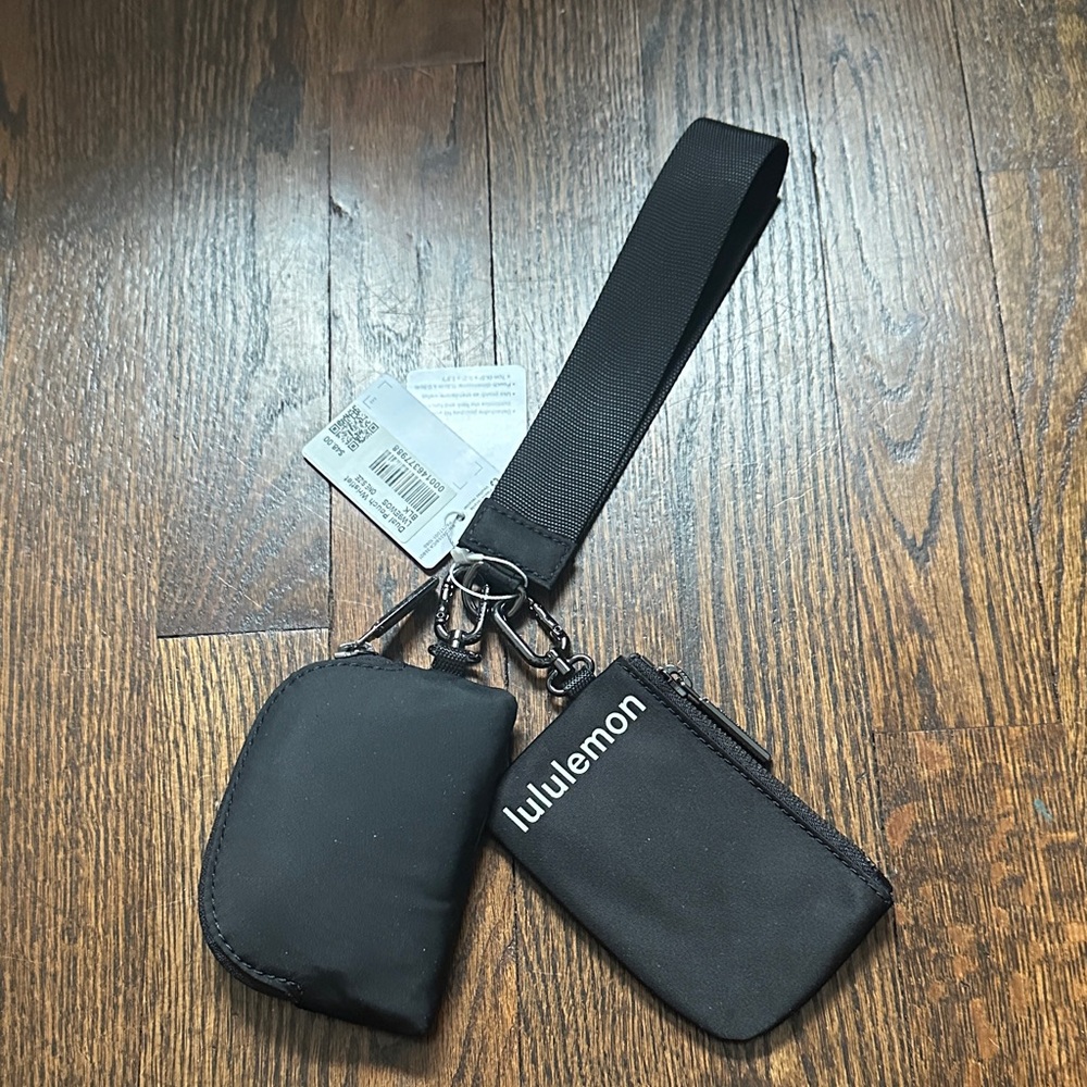 Lululemon Dual Pouch Wristlet in Black